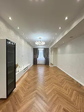 Satılır 3 otaqlı mənzil 136 m²