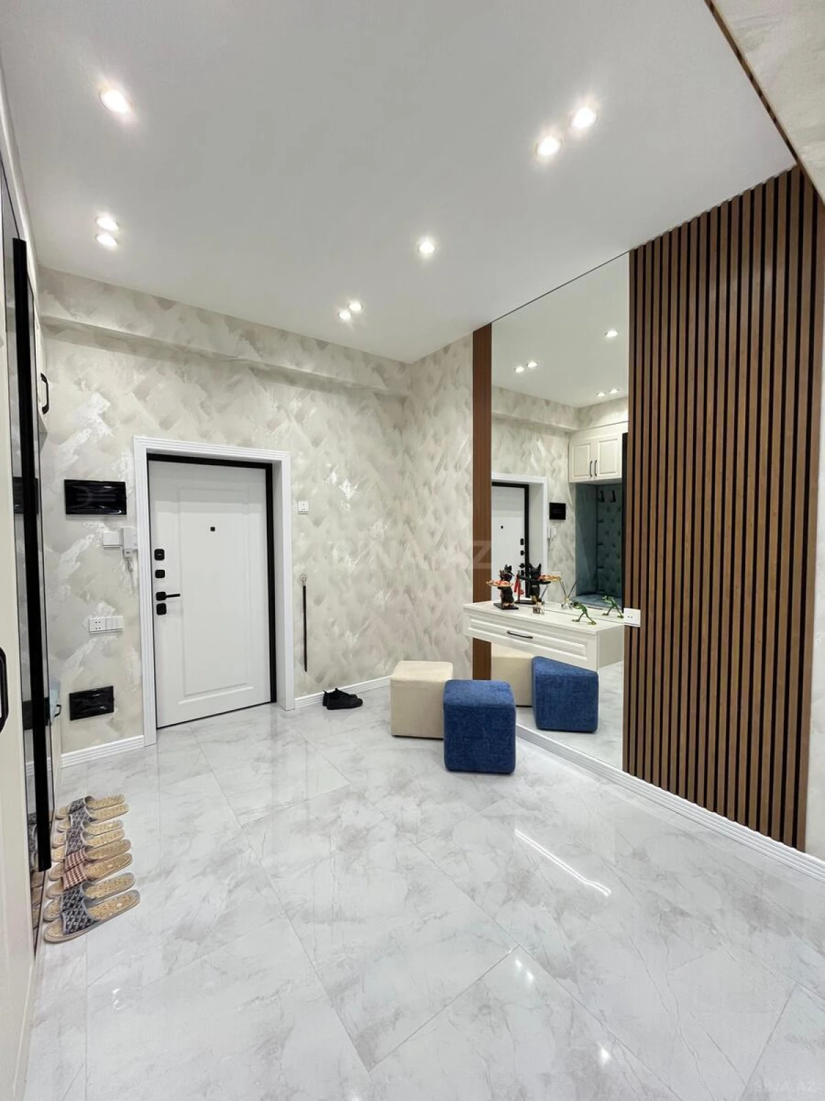 Satılır 3 otaqlı mənzil 136 m²