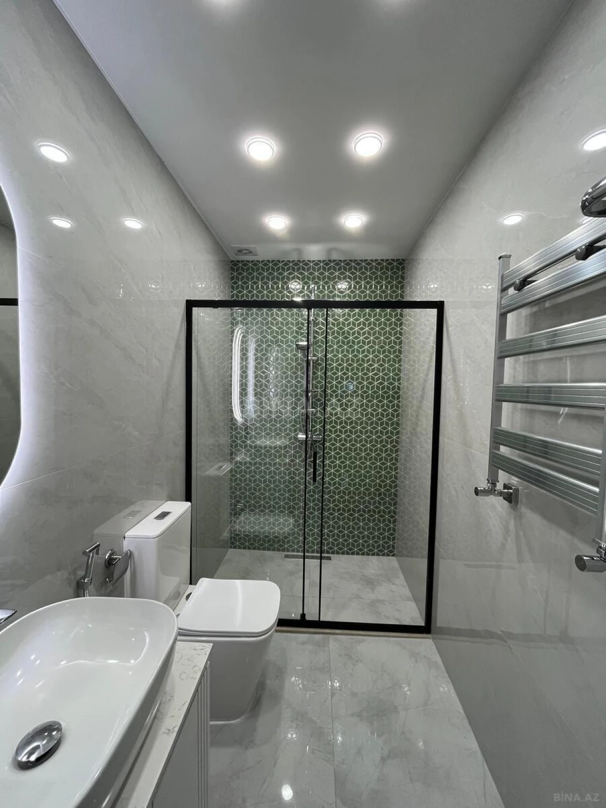 Satılır 3 otaqlı mənzil 136 m²