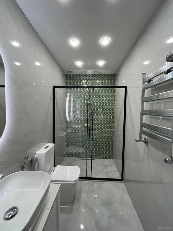 Satılır 3 otaqlı mənzil 136 m²