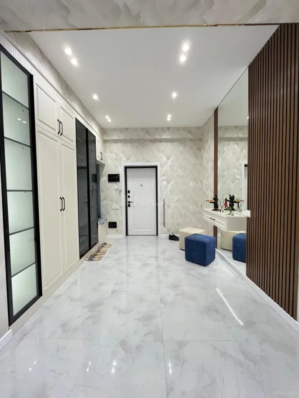 Satılır 3 otaqlı mənzil 136 m²
