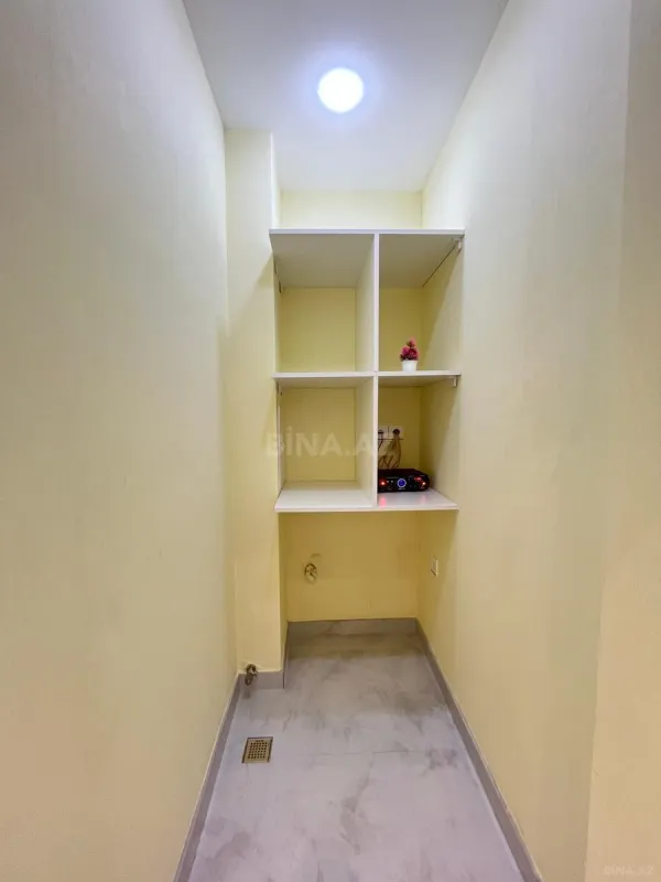 Satılır 3 otaqlı mənzil 136 m²
