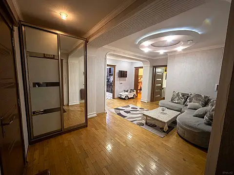Satılır 3 otaqlı mənzil 105 m²