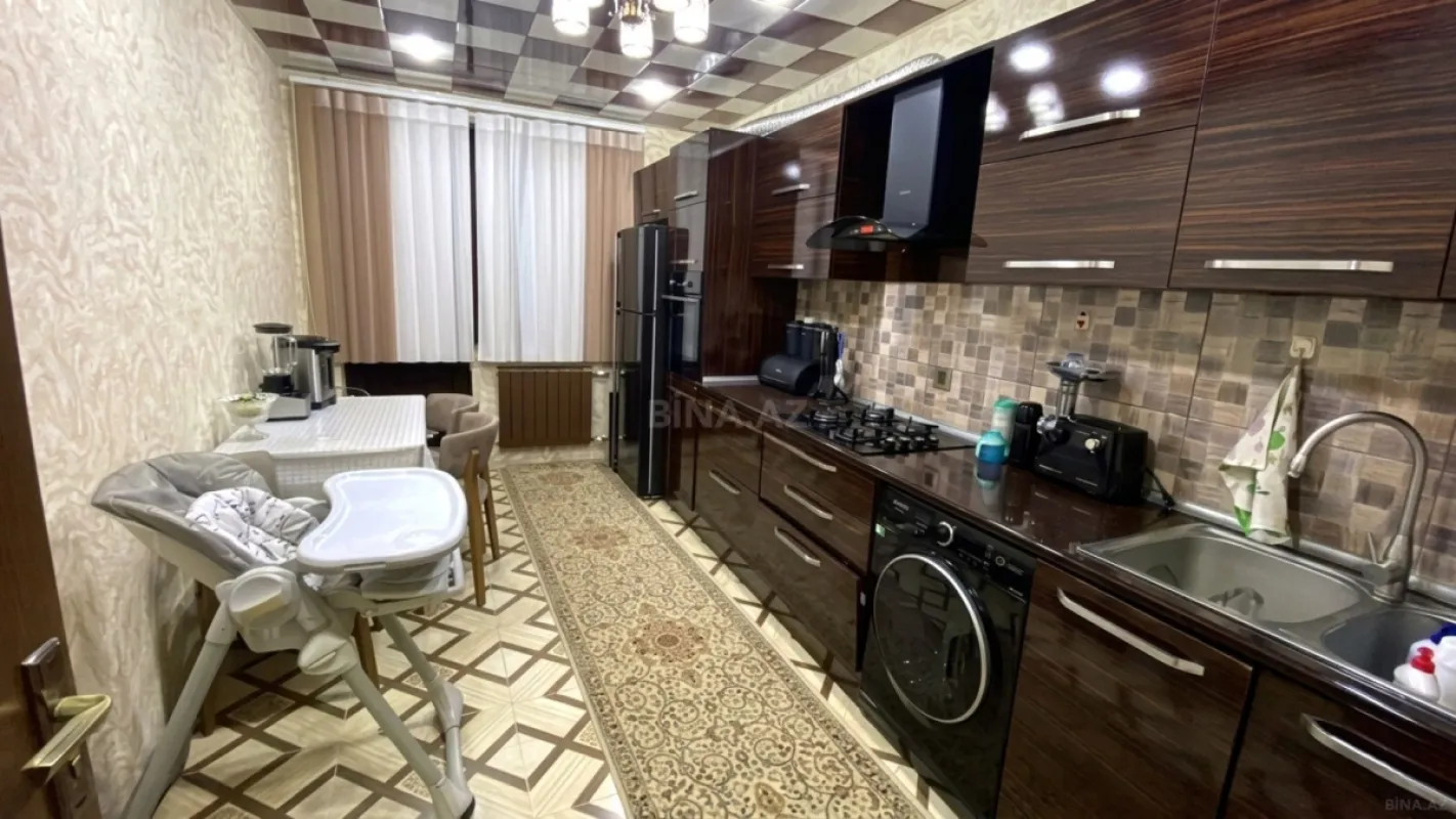 Satılır 3 otaqlı mənzil 105 m²