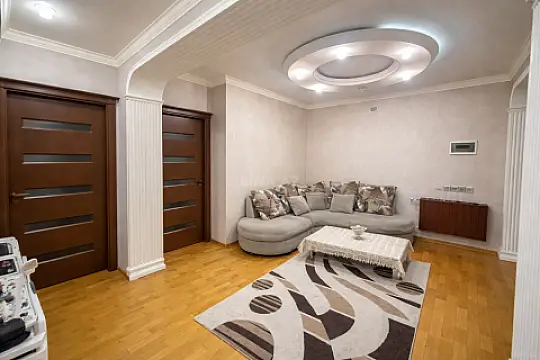 Satılır 3 otaqlı mənzil 105 m²