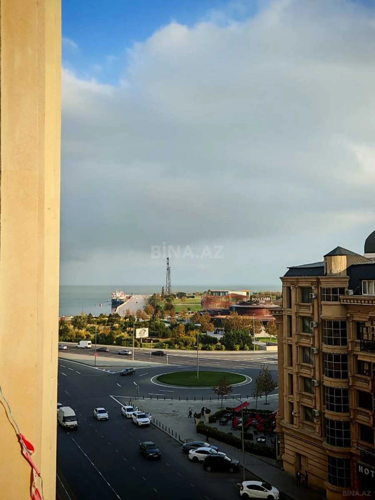 Satılır 2 otaqlı mənzil 124.1 m²