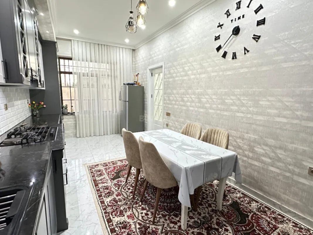 Satılır 6 otaqlı həyət evi 260 m²