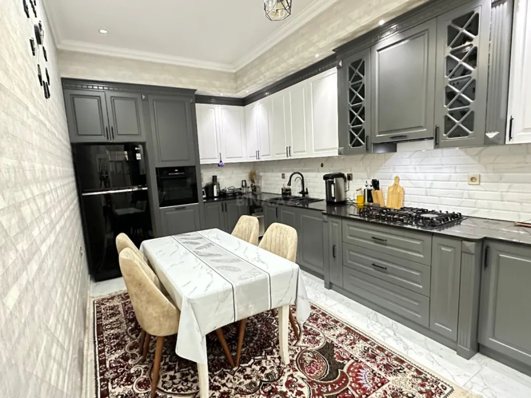 Satılır 6 otaqlı həyət evi 260 m²