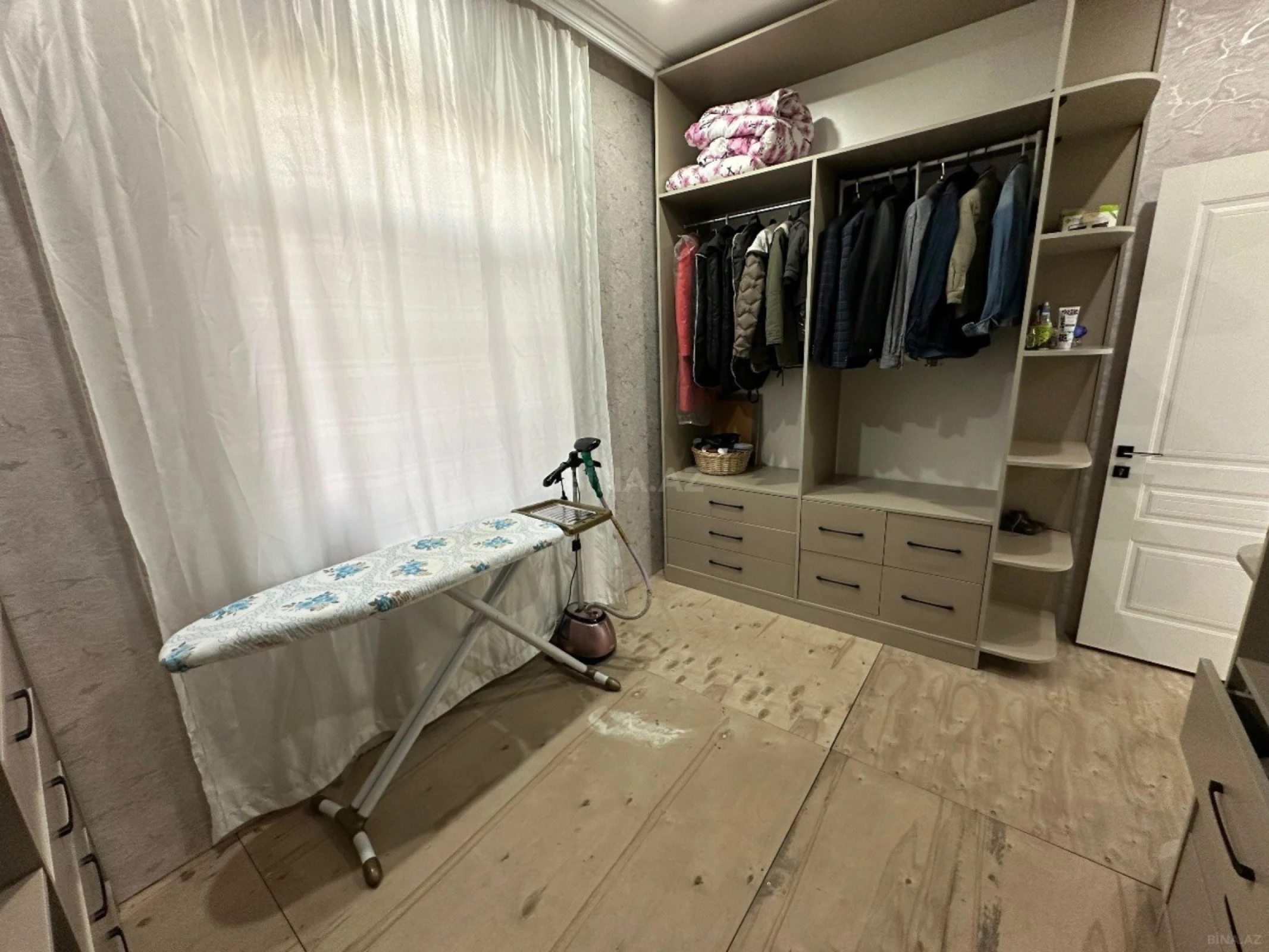 Satılır 6 otaqlı həyət evi 260 m²