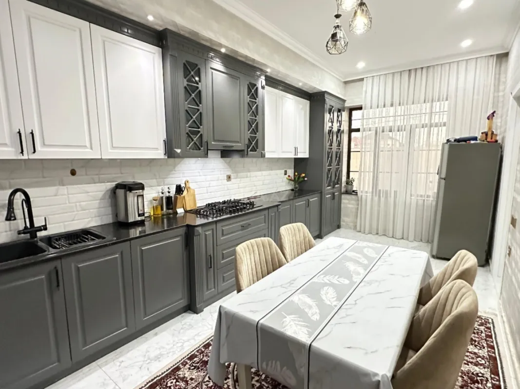 Satılır 6 otaqlı həyət evi 260 m²