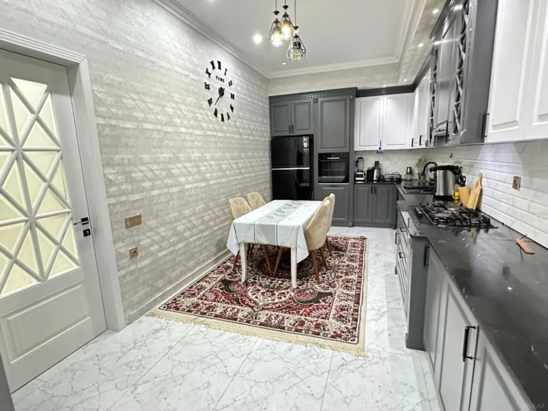 Satılır 6 otaqlı həyət evi 260 m²