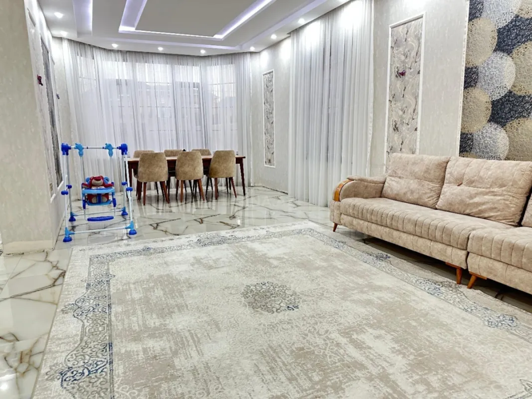 Satılır 6 otaqlı həyət evi 260 m²
