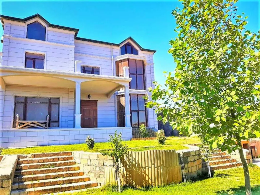 Satılır 7 otaqlı həyət evi 510 m²