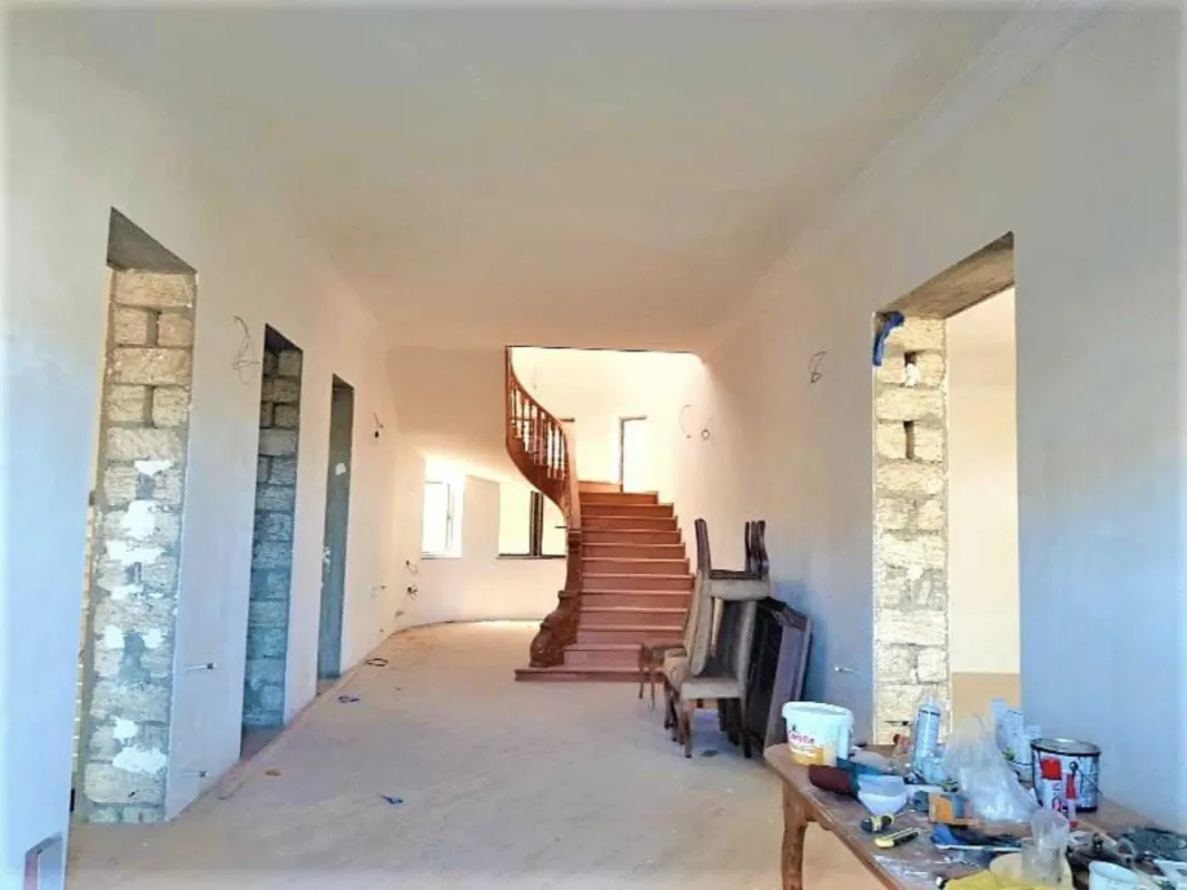 Satılır 7 otaqlı həyət evi 510 m²