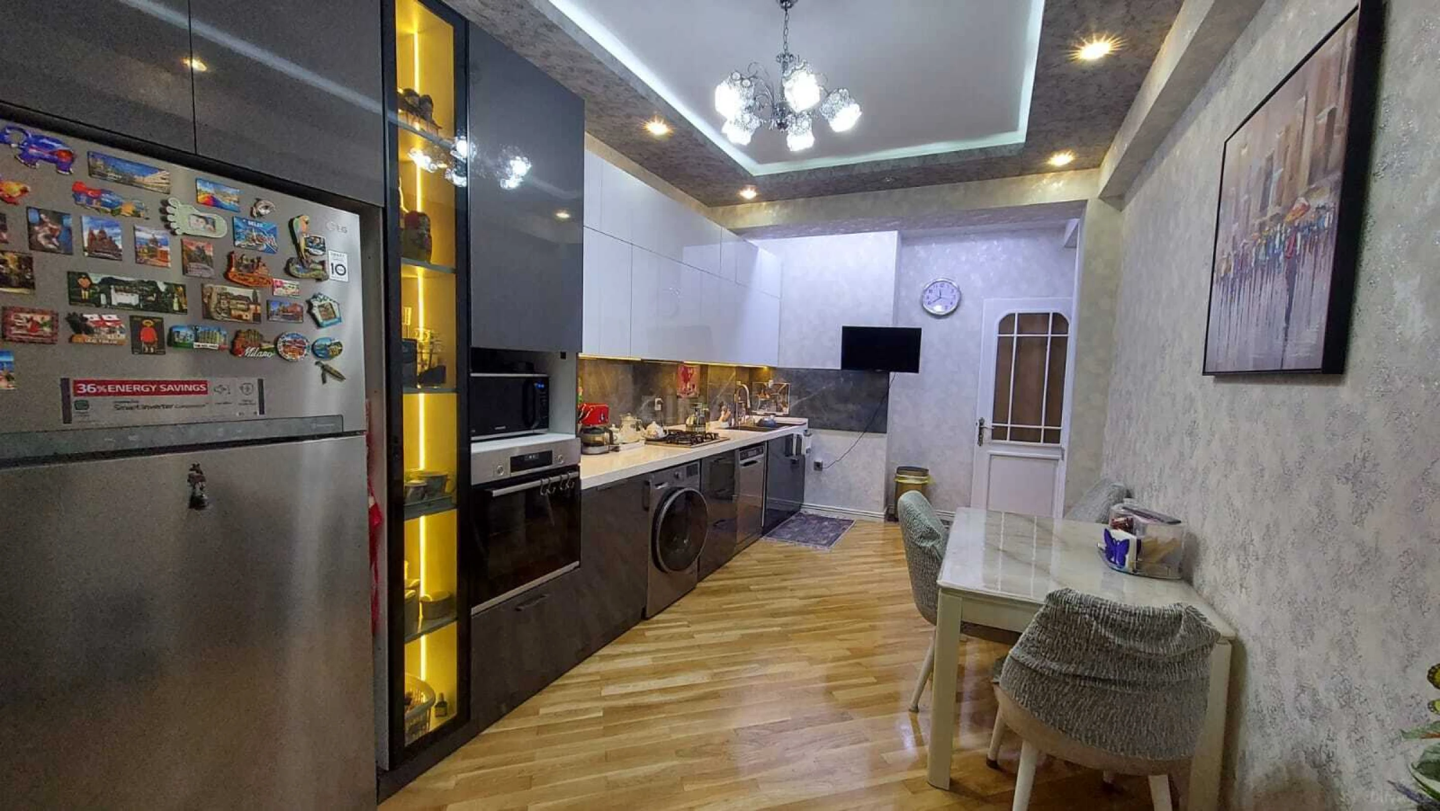 Satılır 3 otaqlı mənzil 165 m²