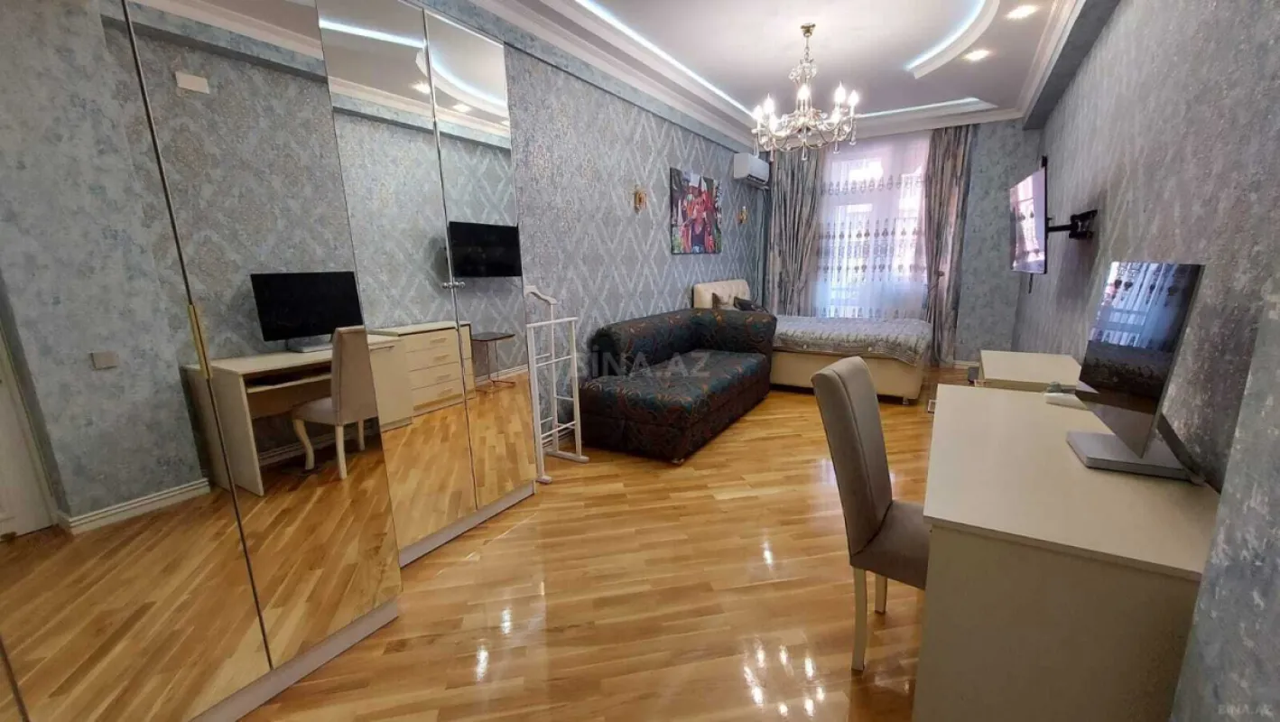 Satılır 3 otaqlı mənzil 165 m²