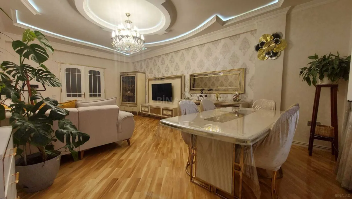 Satılır 3 otaqlı mənzil 165 m²