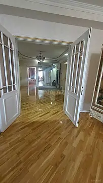Satılır 3 otaqlı mənzil 165 m²