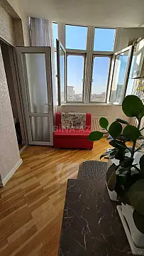 Satılır 3 otaqlı mənzil 165 m²