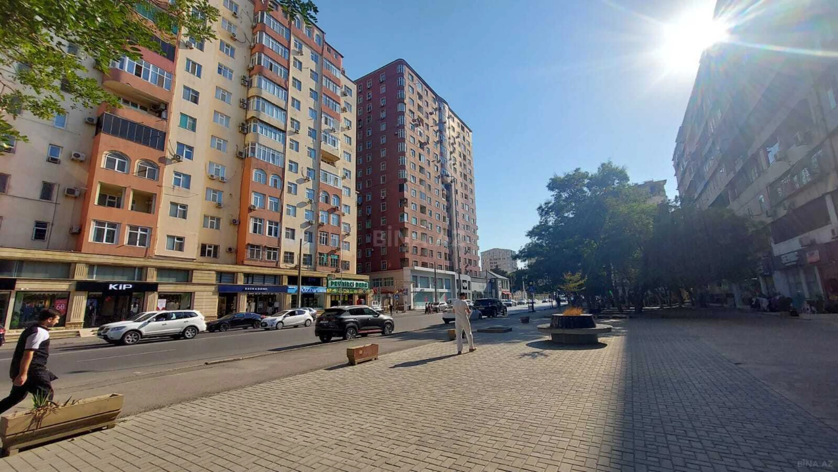 Satılır 3 otaqlı mənzil 165 m²