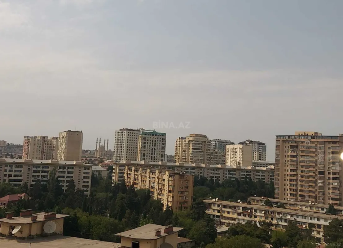 Satılır 3 otaqlı mənzil 165 m²