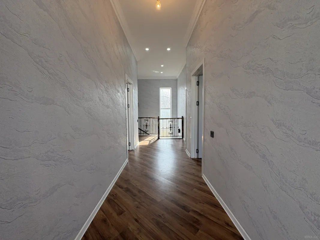 Satılır 5 otaqlı həyət evi 220 m²