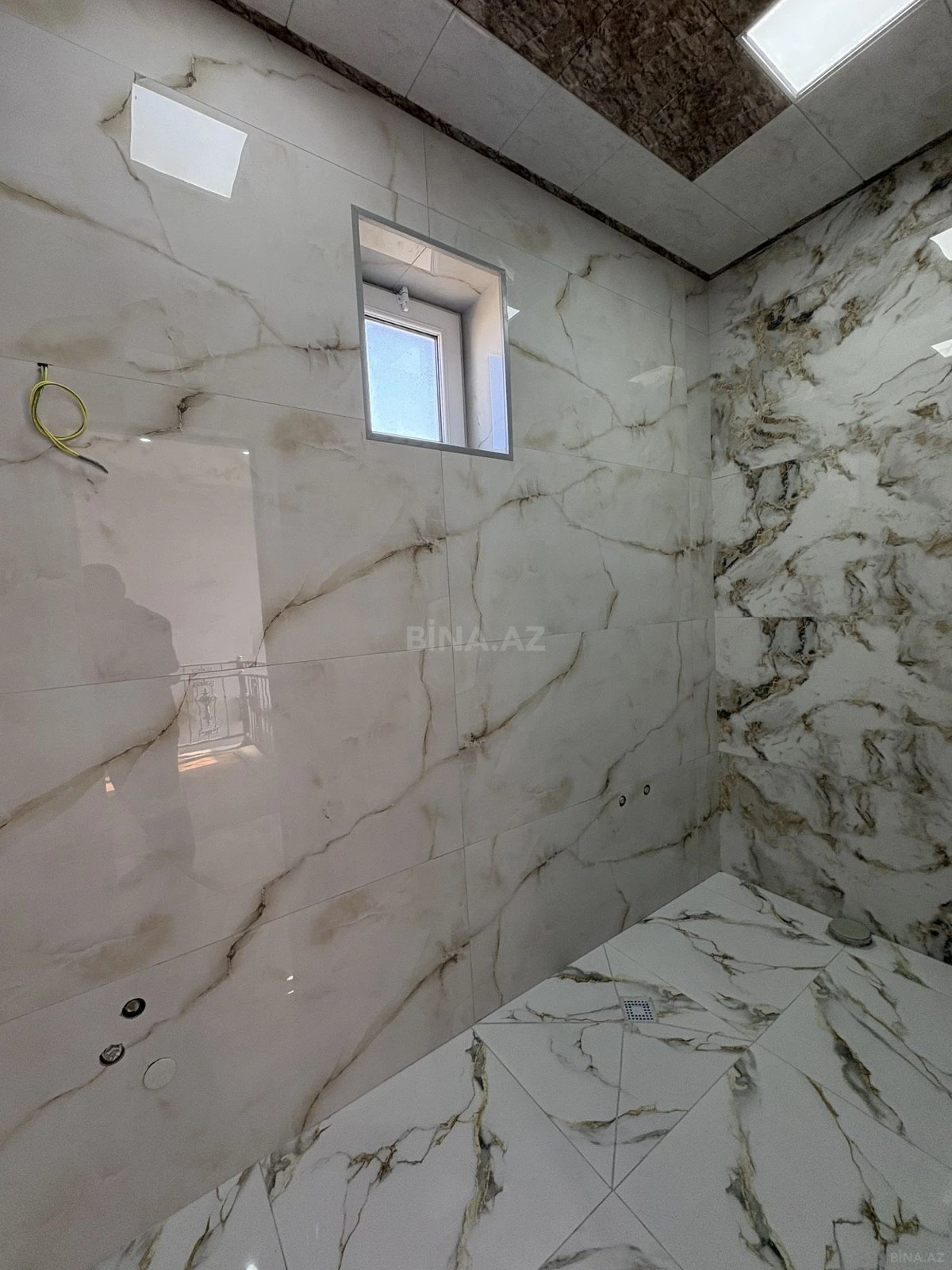 Satılır 5 otaqlı həyət evi 220 m²