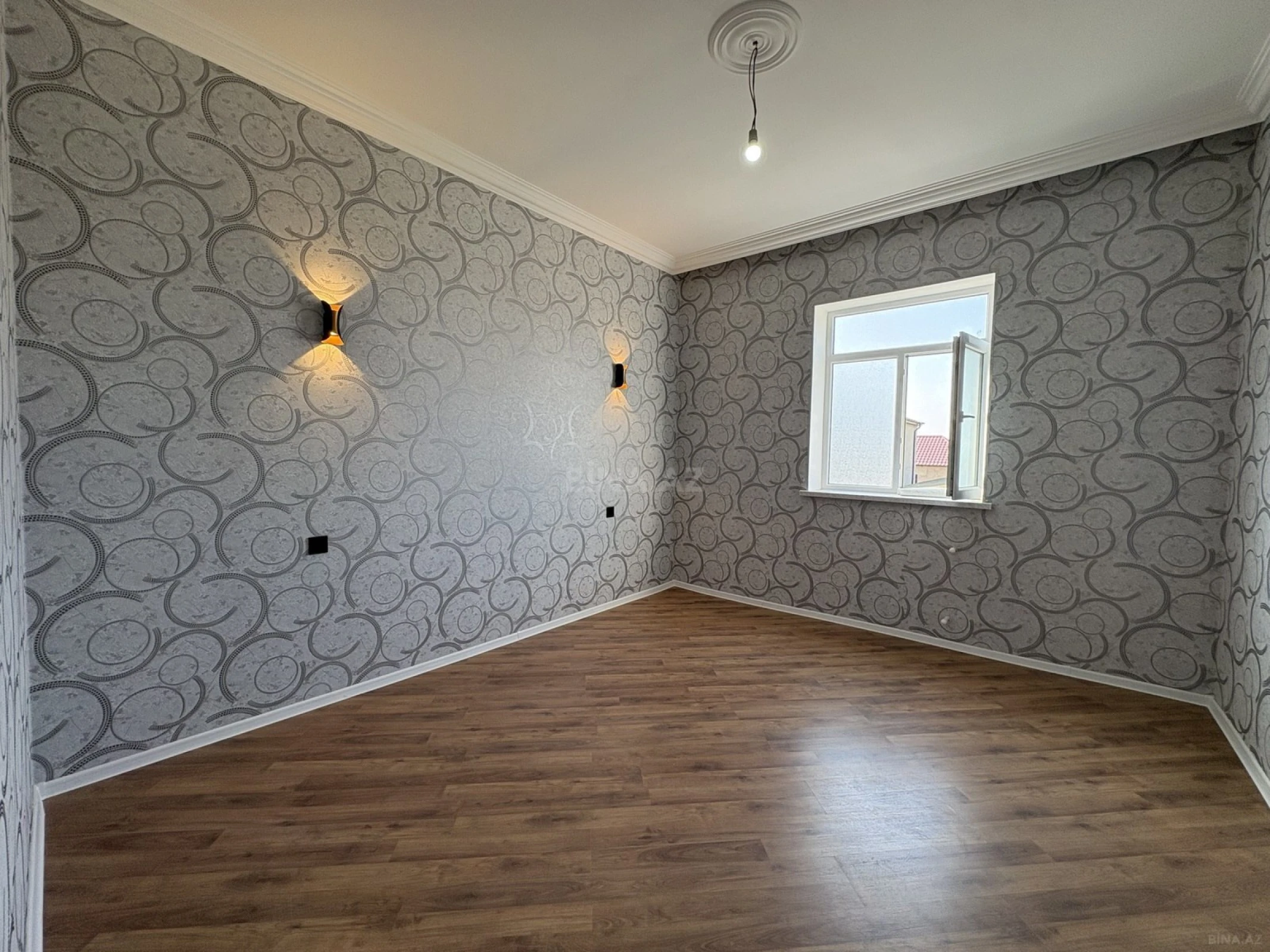 Satılır 5 otaqlı həyət evi 220 m²