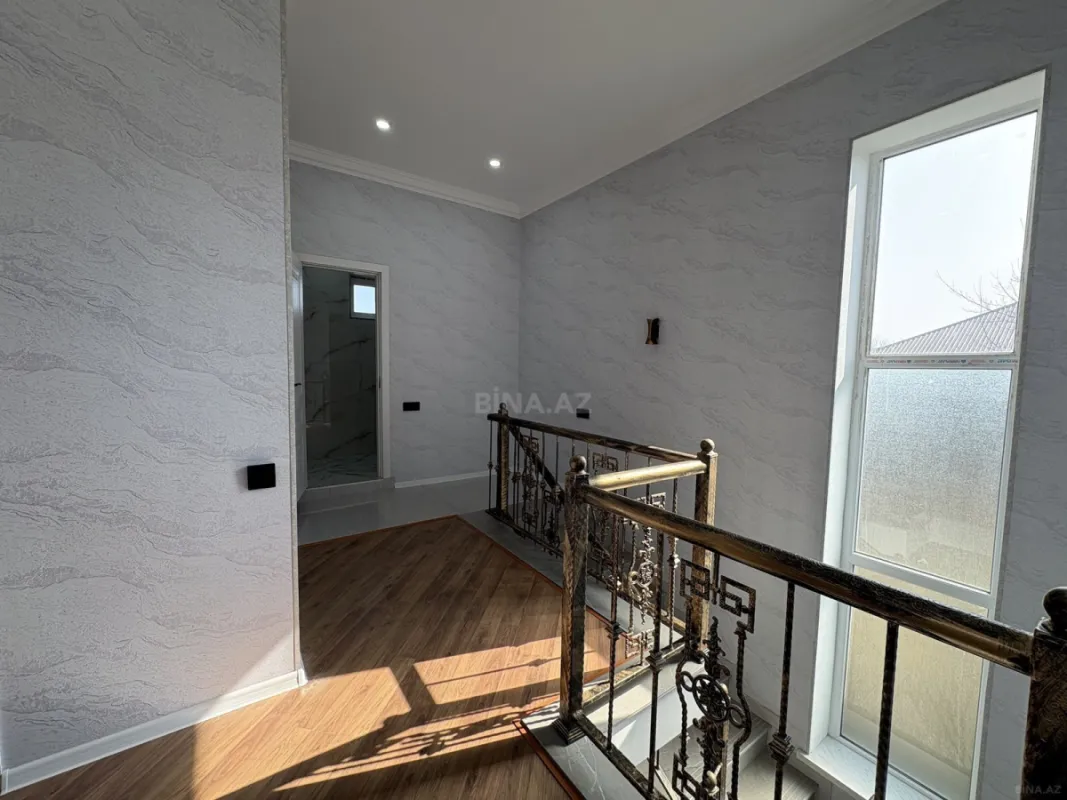 Satılır 5 otaqlı həyət evi 220 m²