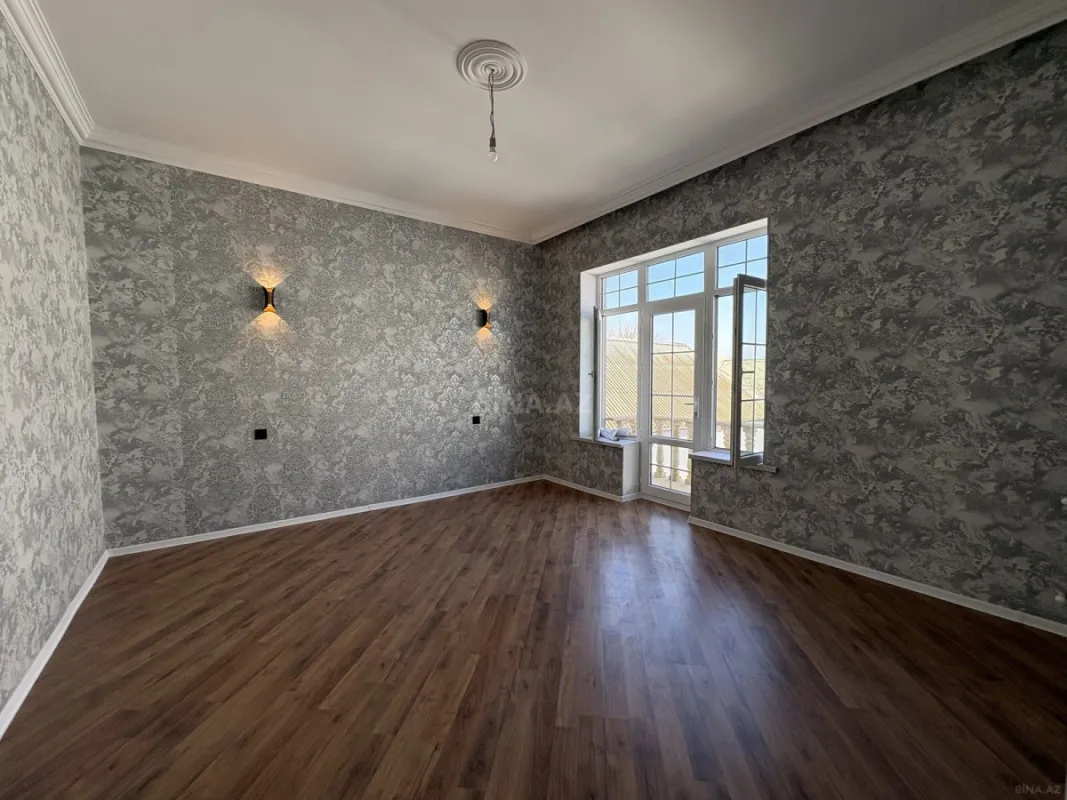 Satılır 5 otaqlı həyət evi 220 m²