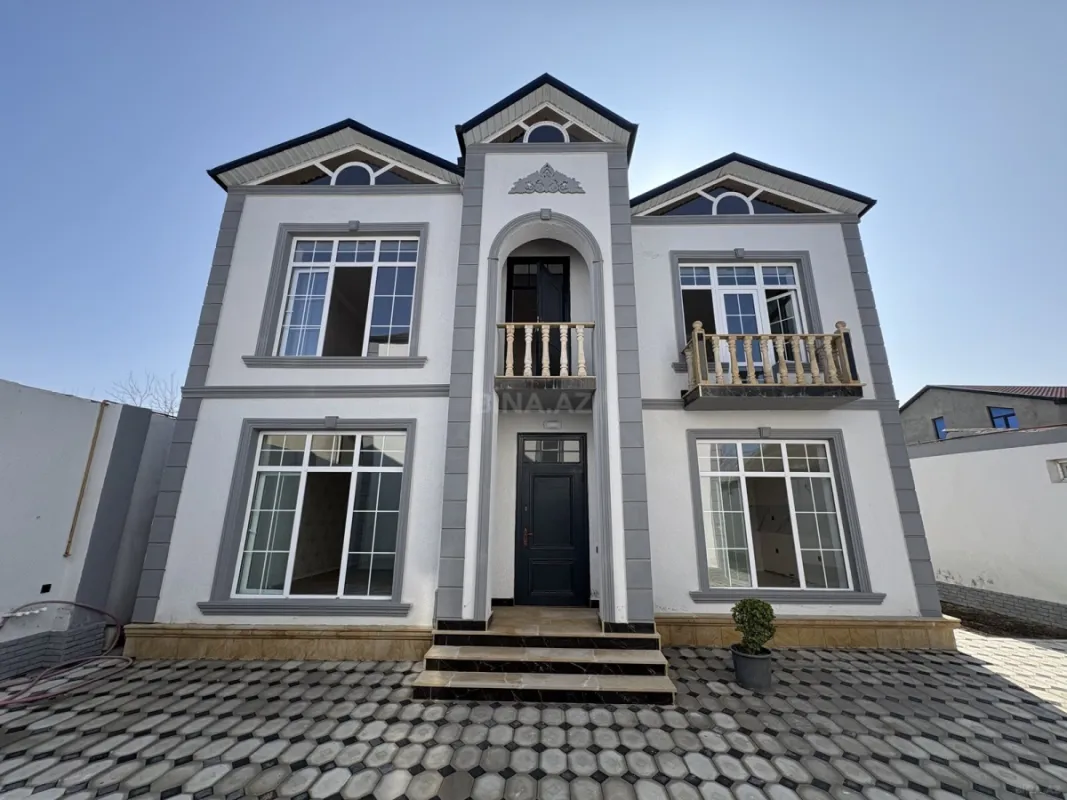 Satılır 5 otaqlı həyət evi 220 m²