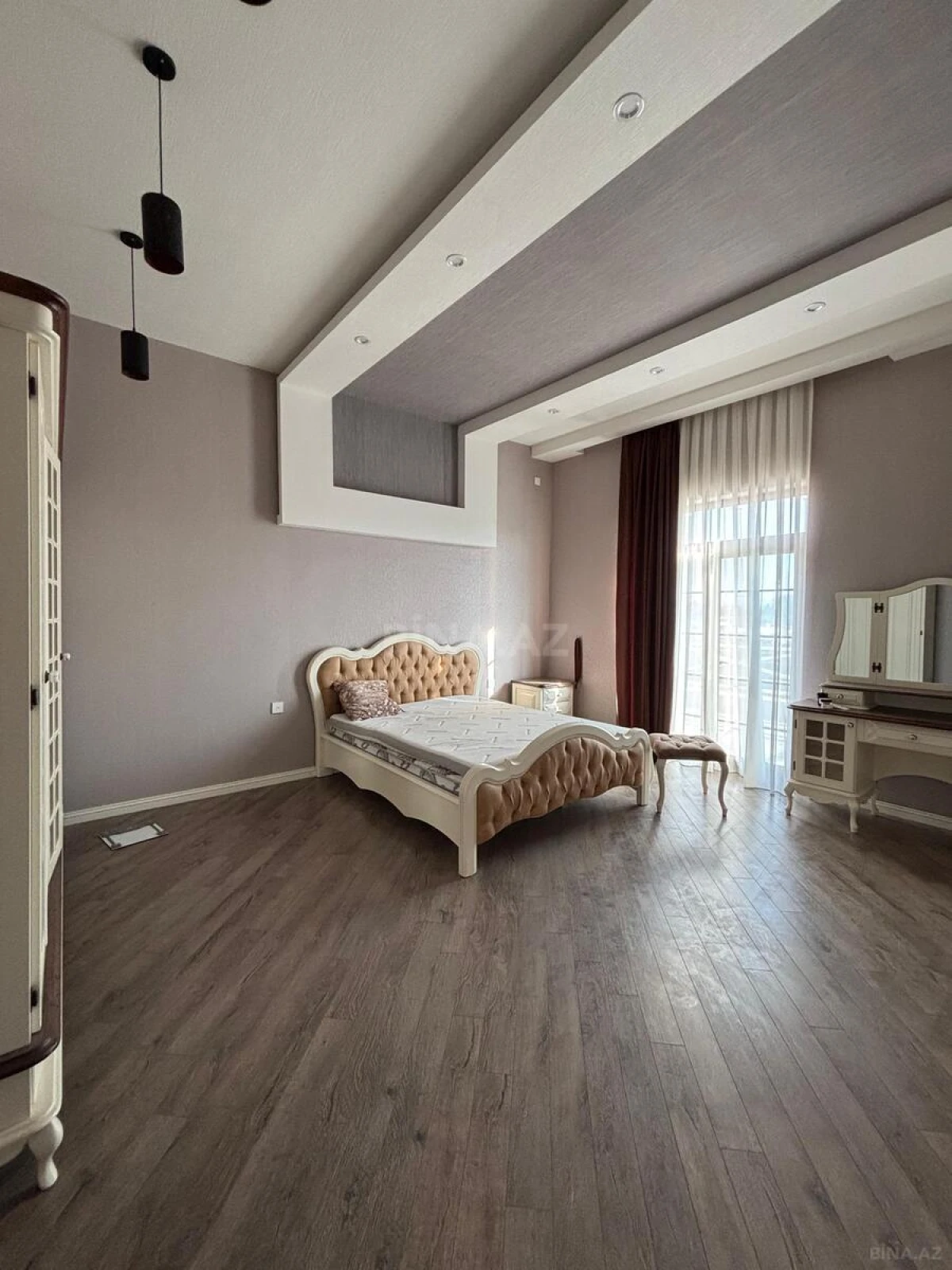 Satılır 7 otaqlı həyət evi 350 m²