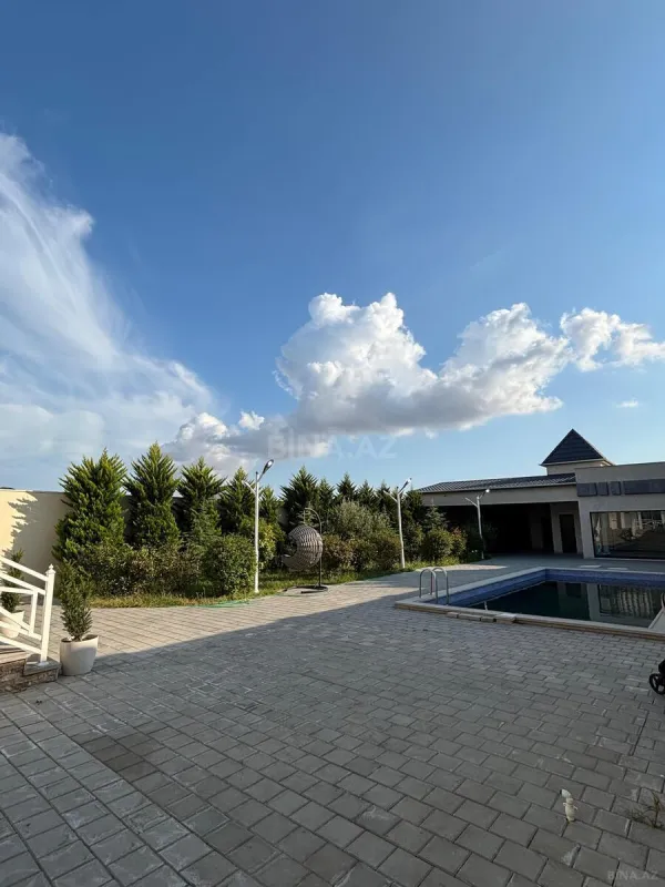 Satılır 7 otaqlı həyət evi 350 m²