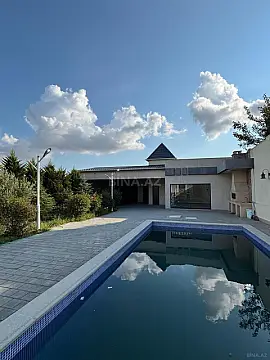 Satılır 7 otaqlı həyət evi 350 m²