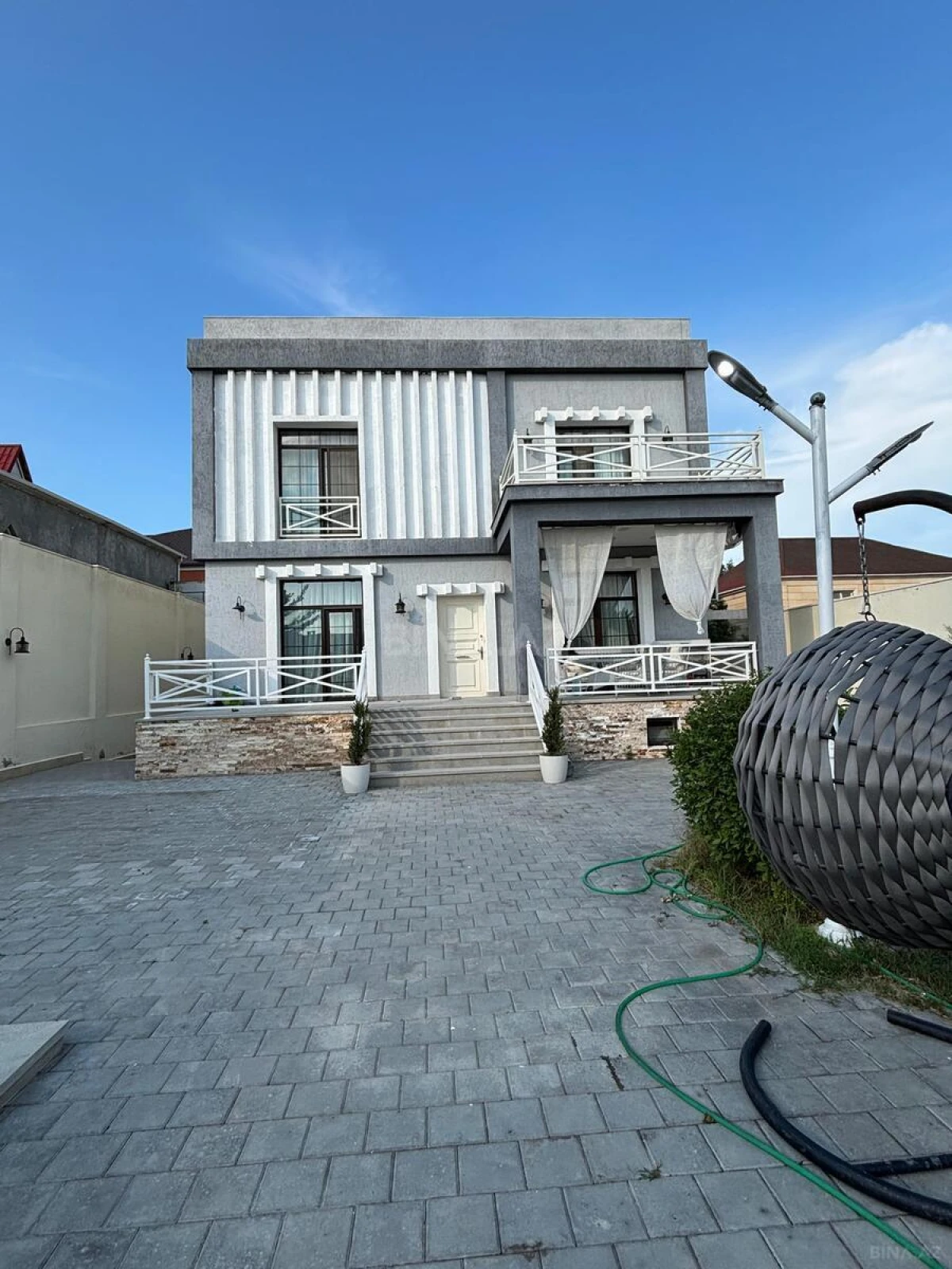 Satılır 7 otaqlı həyət evi 350 m²