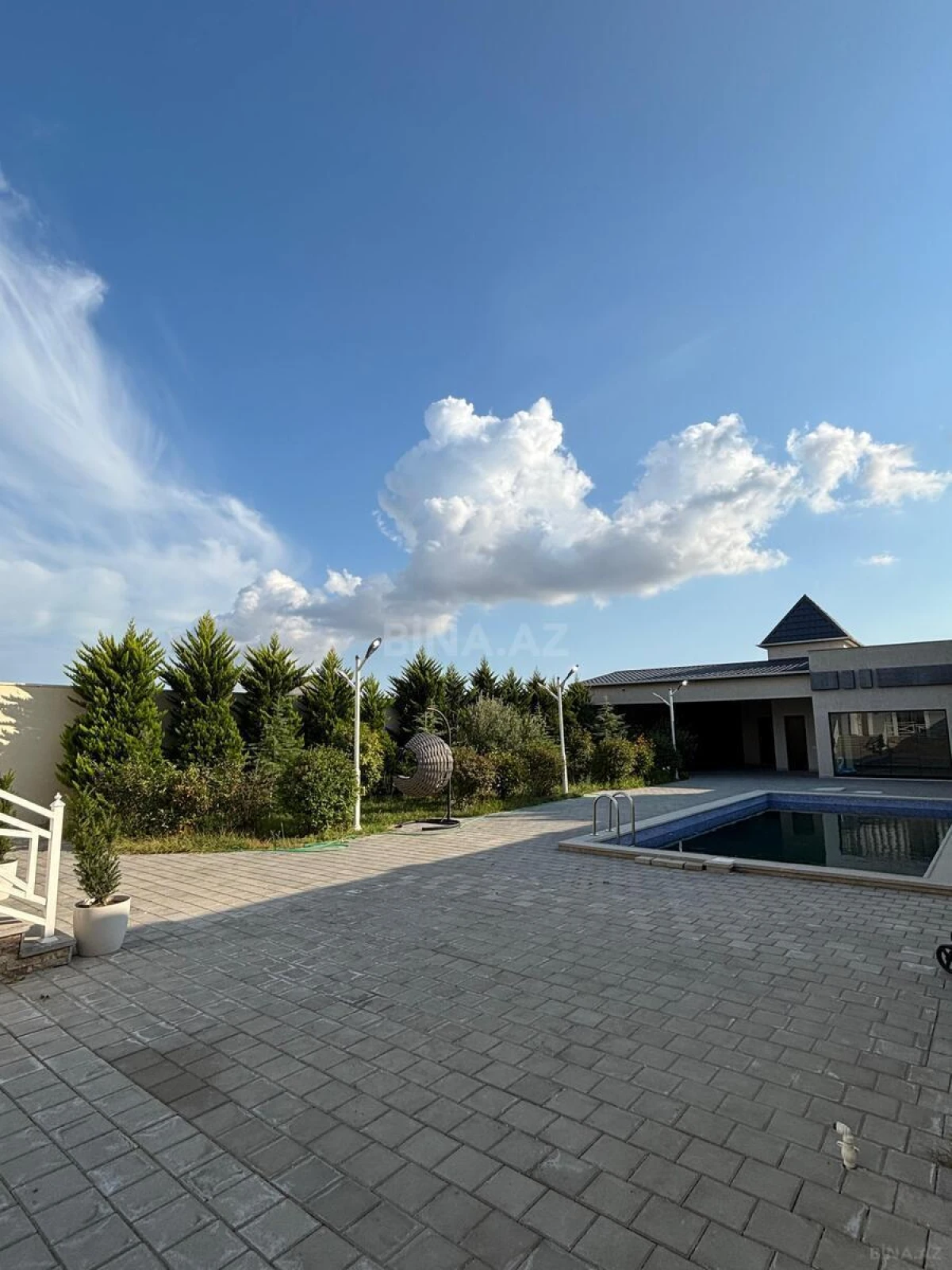 Satılır 7 otaqlı həyət evi 350 m²