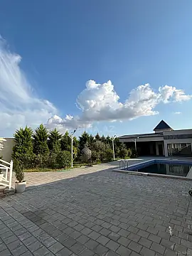 Satılır 7 otaqlı həyət evi 350 m²