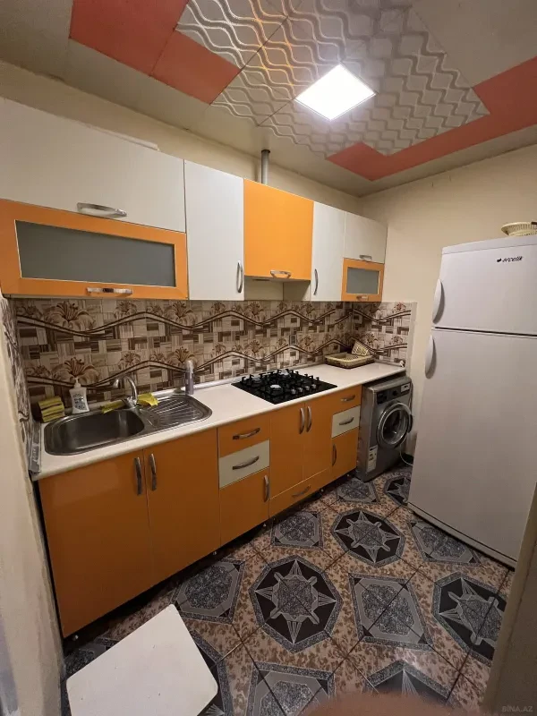 Kirayə verilir 2 otaqlı mənzil 75 m²