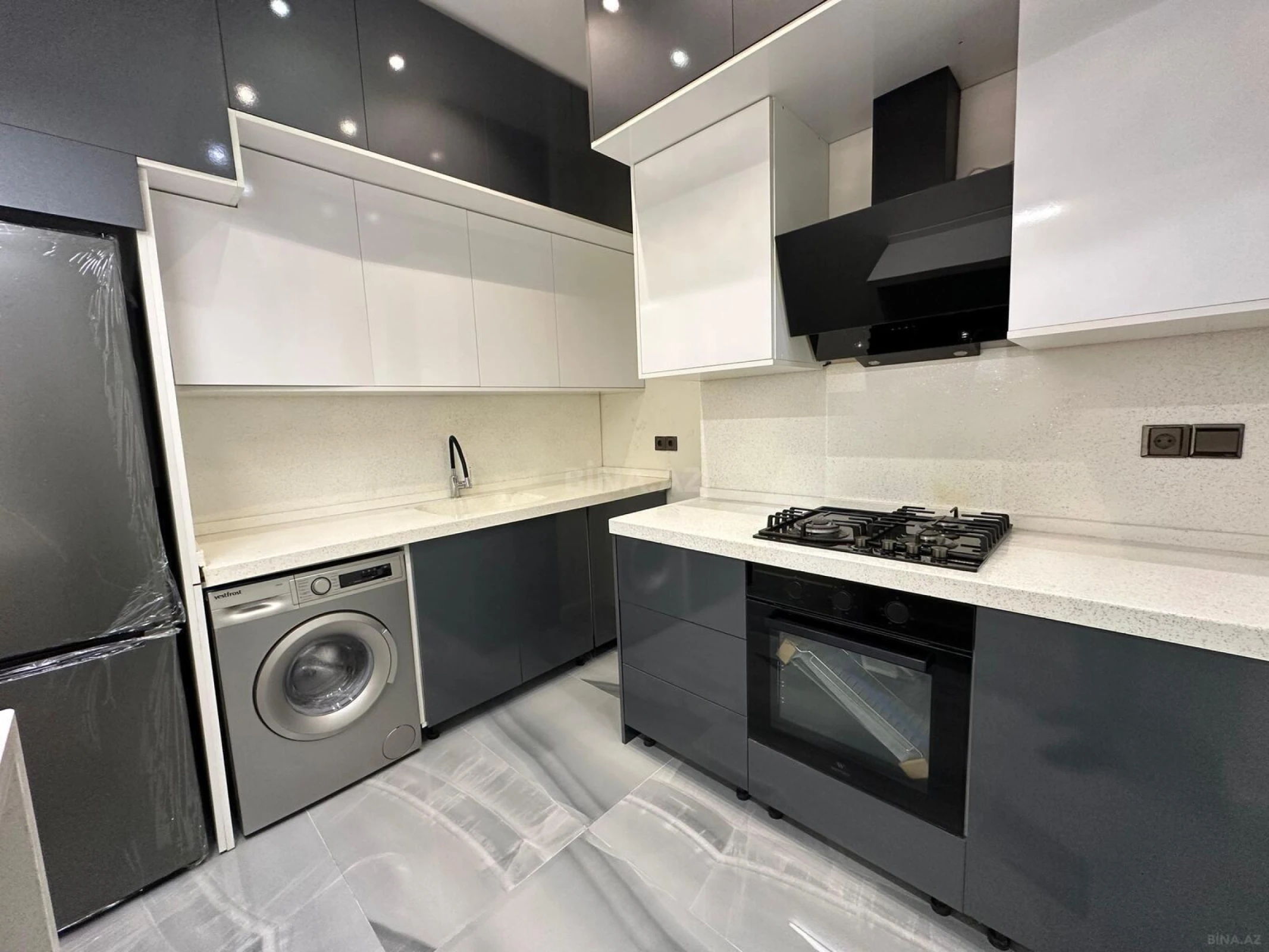 Kirayə verilir 3 otaqlı mənzil 110 m²