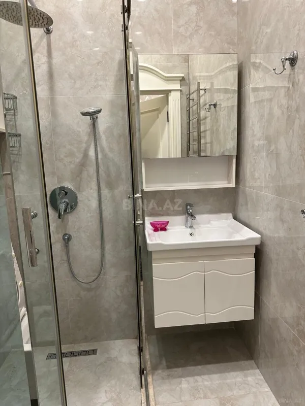 Kirayə verilir 3 otaqlı mənzil 110 m²