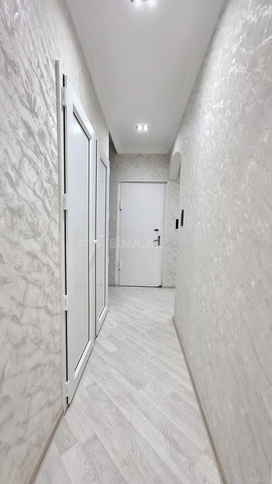 Satılır 2 otaqlı mənzil 75 m²