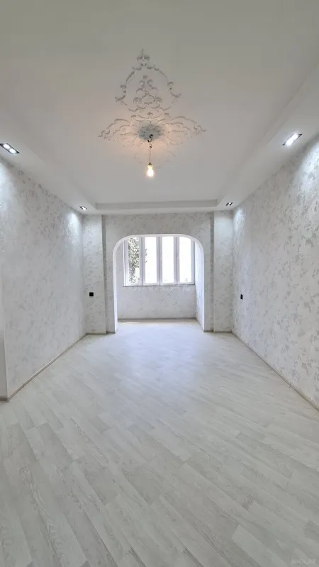Satılır 2 otaqlı mənzil 75 m²
