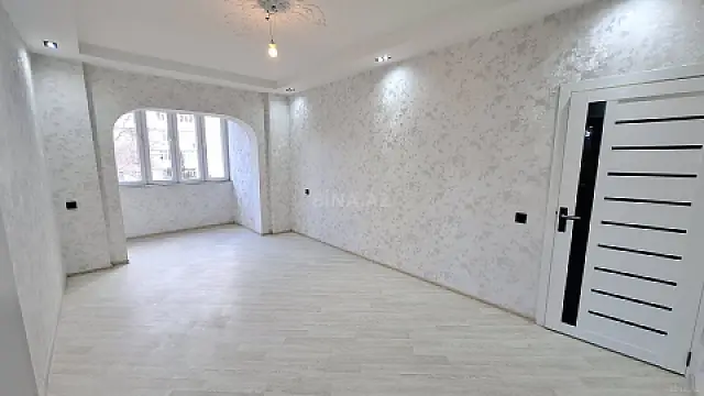 Satılır 2 otaqlı mənzil 75 m²