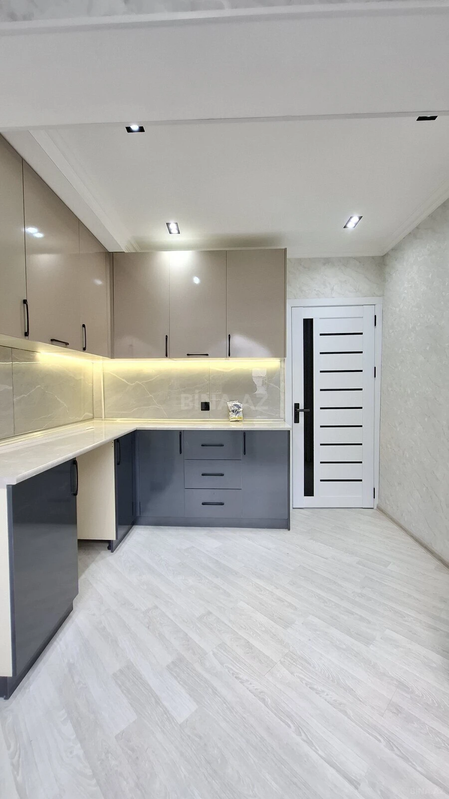 Satılır 2 otaqlı mənzil 75 m²