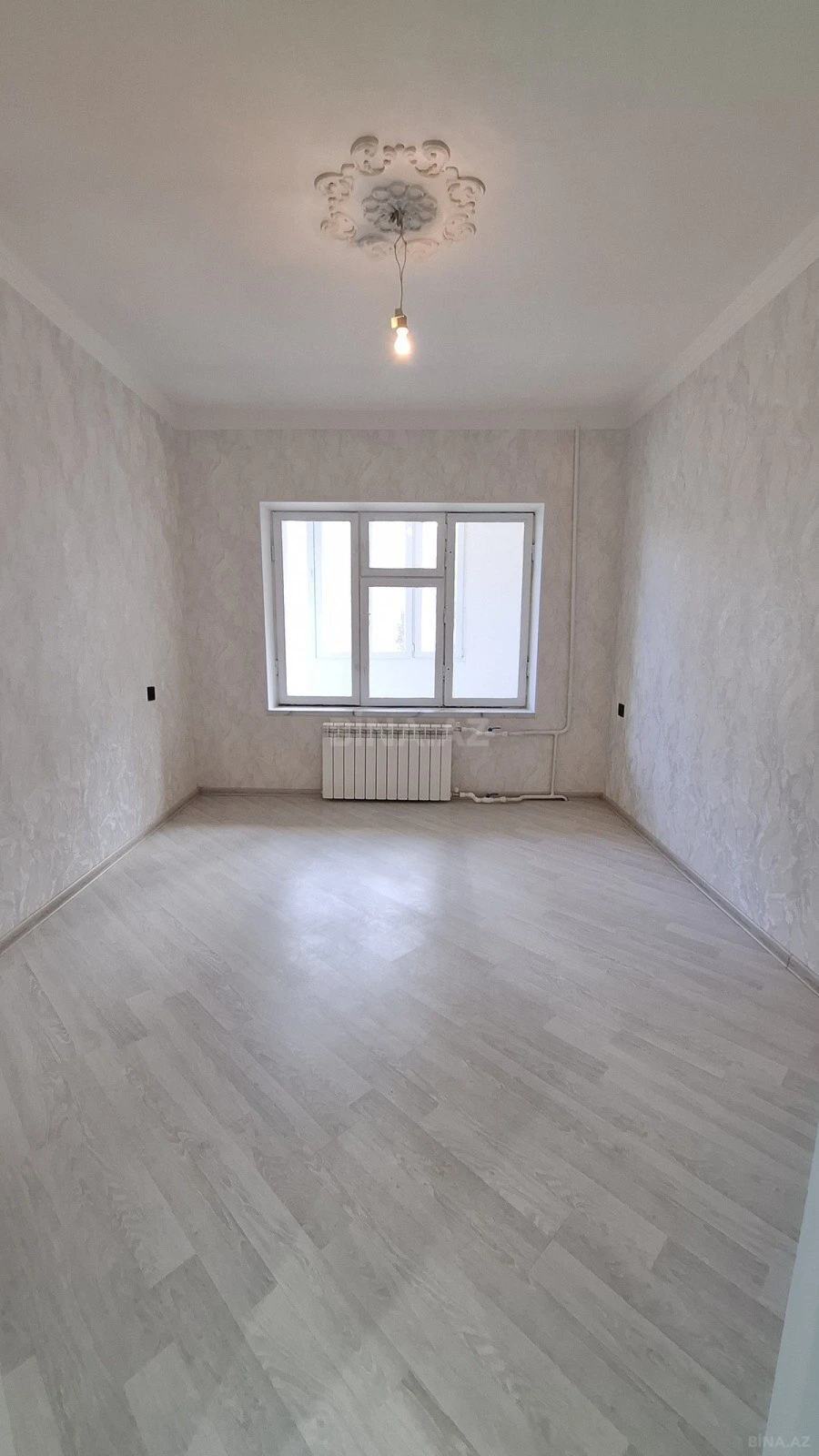 Satılır 2 otaqlı mənzil 75 m²