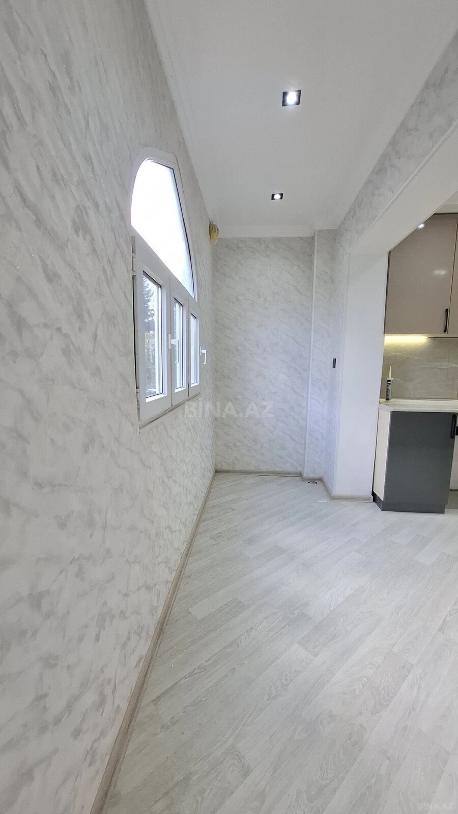 Satılır 2 otaqlı mənzil 75 m²