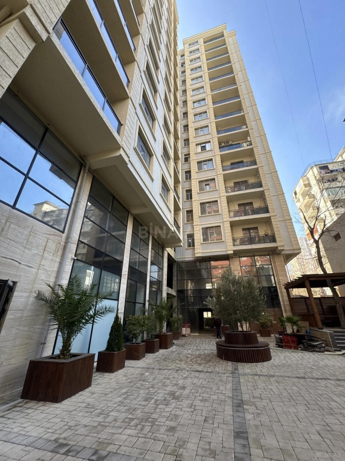Satılır 2 otaqlı mənzil 62 m²