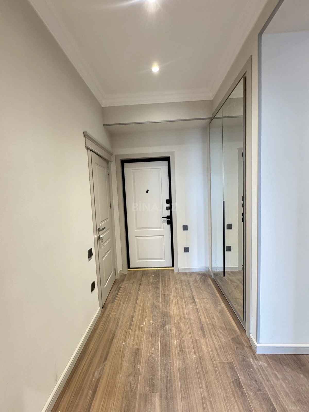 Satılır 2 otaqlı mənzil 62 m²