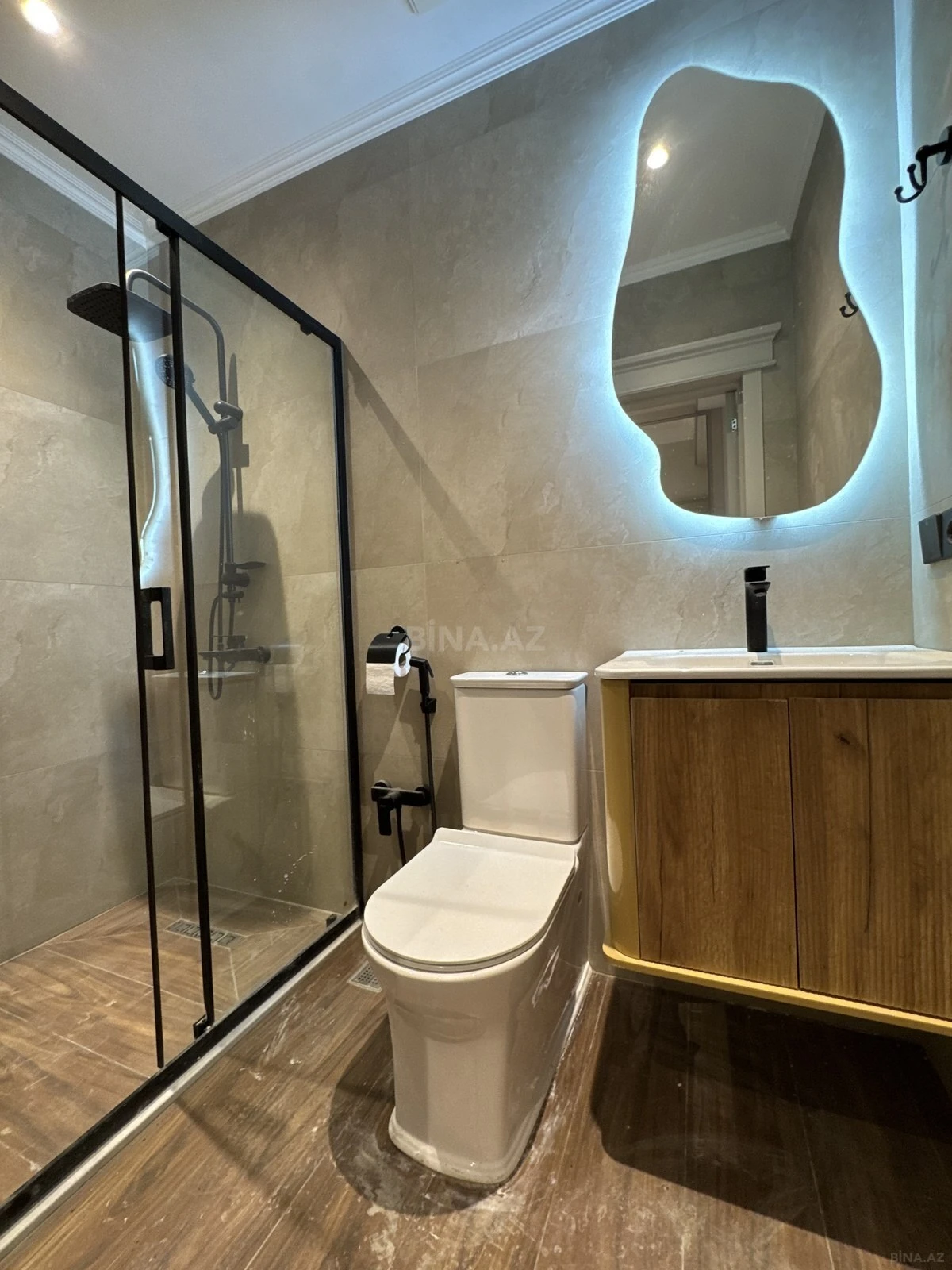 Satılır 2 otaqlı mənzil 62 m²