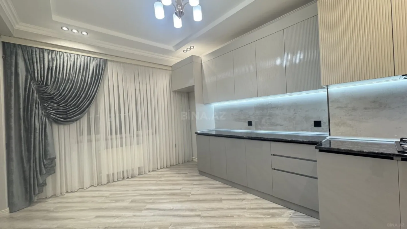 Satılır 3 otaqlı mənzil 98 m²